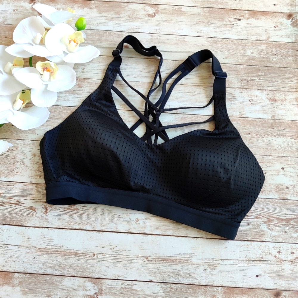 Victoria Secret Lightweight Sports Bra lightly lined wirefree size 32C EUC